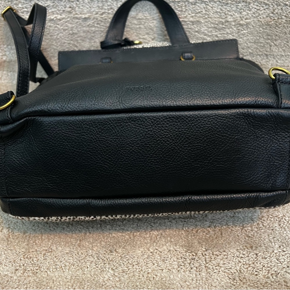 ❤️ Fossil Amelia White Cheetah Black Leather Backpack Shoulder Bag ZB7856504 FS - Picture 10 of 14